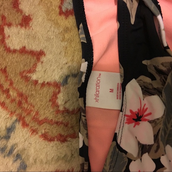 Bikini set with 2 bottoms - Picture 6 of 8